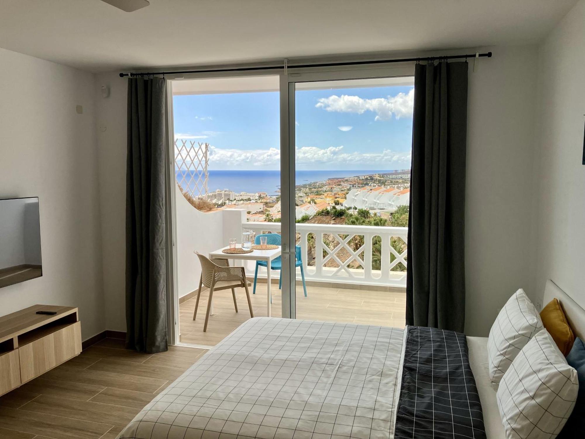 Costa Adeje - Modern Apartment With Terrace Views Of Ocean & Sunset Eksteriør billede